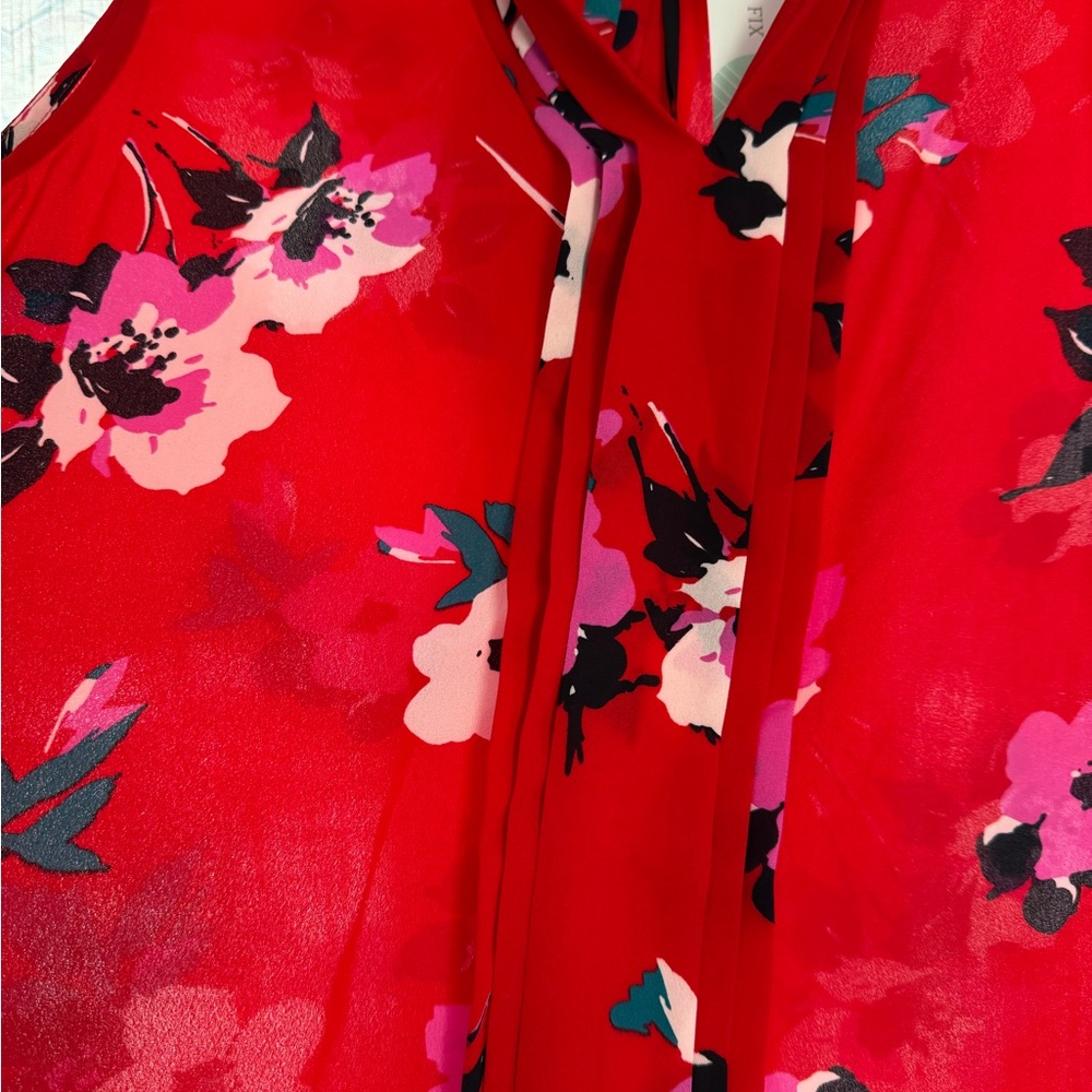 41 Hawthorn Red Floral Sleeveless Blouse - Picture 3 of 4